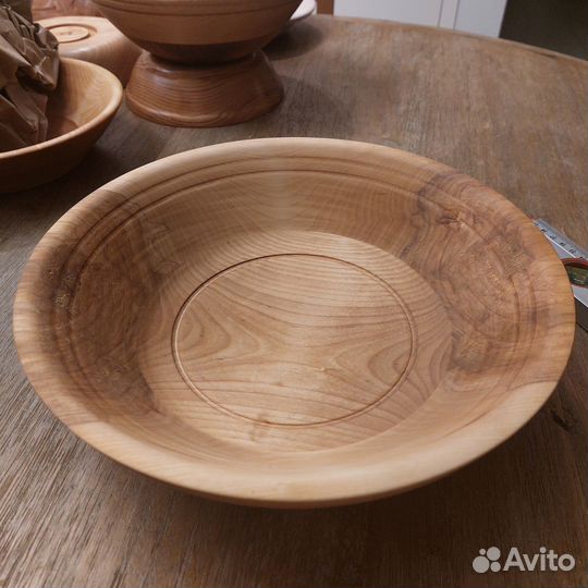Тарелка из дерева декоративная