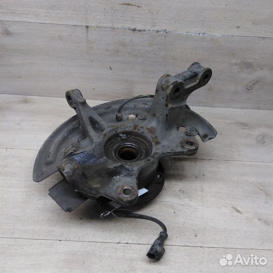 Кулак поворотный левый Renault Fluence I рестайлин