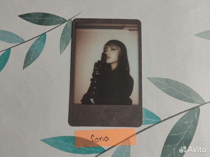 Оригинальная карточка с Лисой из blackpink