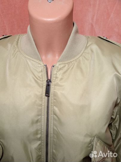 Ветровка женская