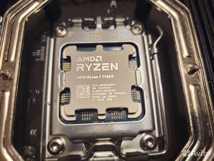 Материнская плата gigabyte + Ryzen 7 7700X