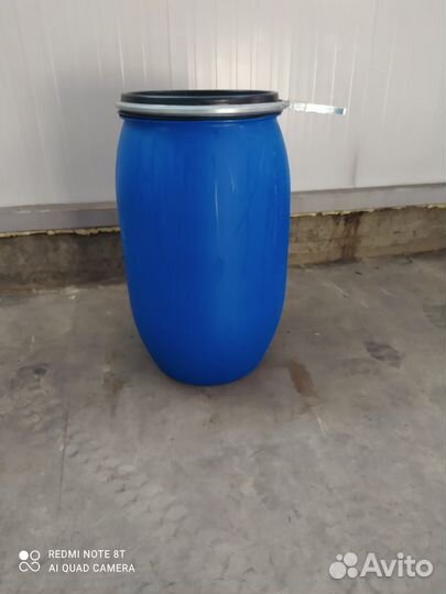 Бочки и кубы в ассортименте