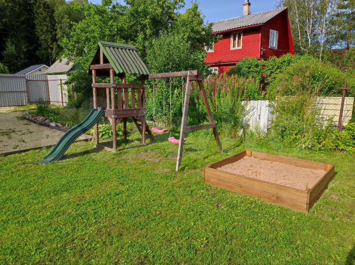 Дом 61 м² на участке 6 сот.