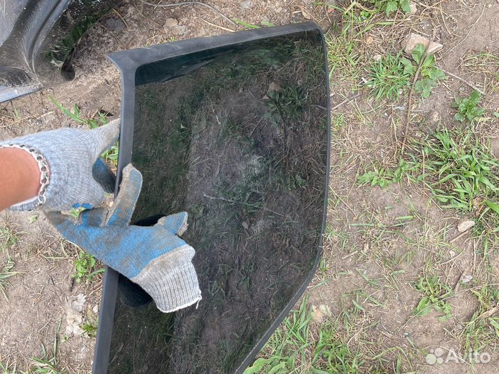 Стекло глухое правое chevrolet blazer s15