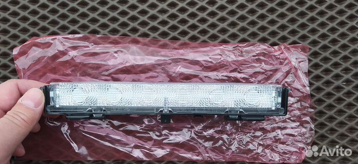 Стоп сигнал Volkswagen Polo 6ru945087a