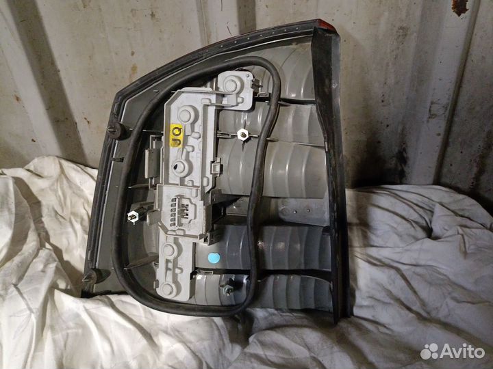 Фонарь задний правый на opel vectra с