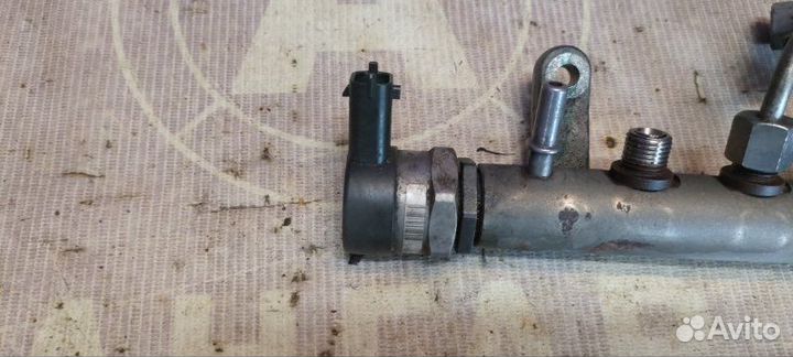 Топливная рейка Peugeot 4007 EP 4HN 2007