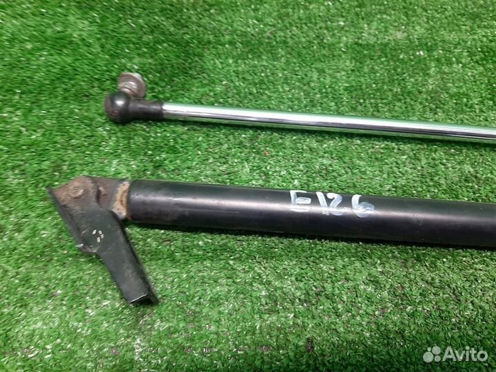 Амортизатор багажника правый Subaru Forester SH/S