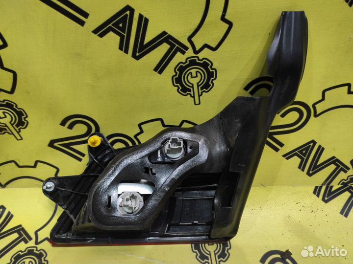 Стоп сигнал в крышку багажника задний левый Subaru