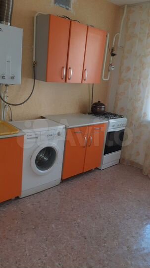 2-к. квартира, 60 м², 1/3 эт.