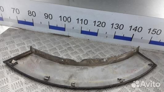 Молдинг крыла заднего правого mitsubishi pajero 4