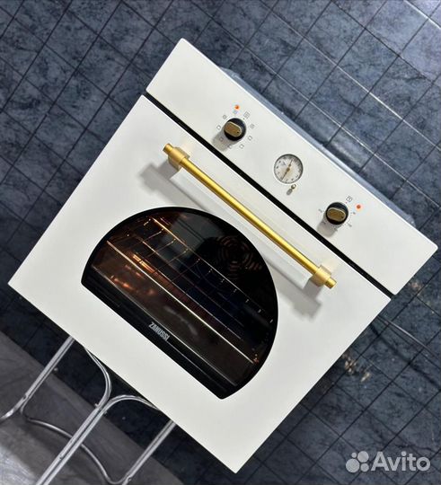 Духовой шкаф zanussi ZOB 33701MR