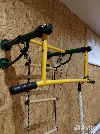 Турник настенный детский