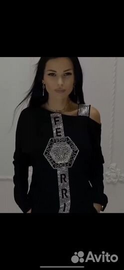 Шикарный костюм в стразах