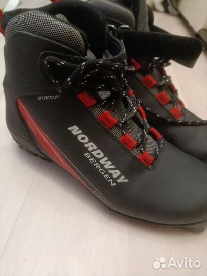 Лыжные ботинки