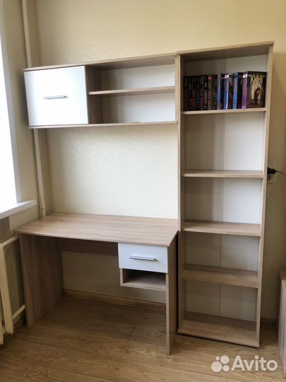 Письменный уголок (стол, стеллаж, полки)