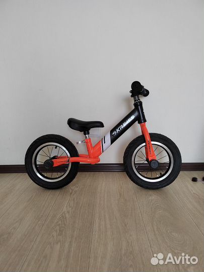 Беговел Kreiss 12 дюймов с надувными колесами