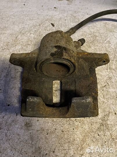 Ford mondeo 3 передний правый суппорт