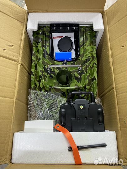 Прикормочный кораблик с gps