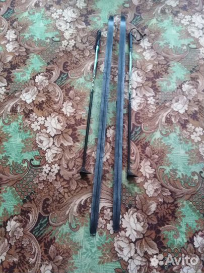 Продам лыжи в неплохом состоянии цена