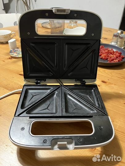 Сендвичница 820 Вт