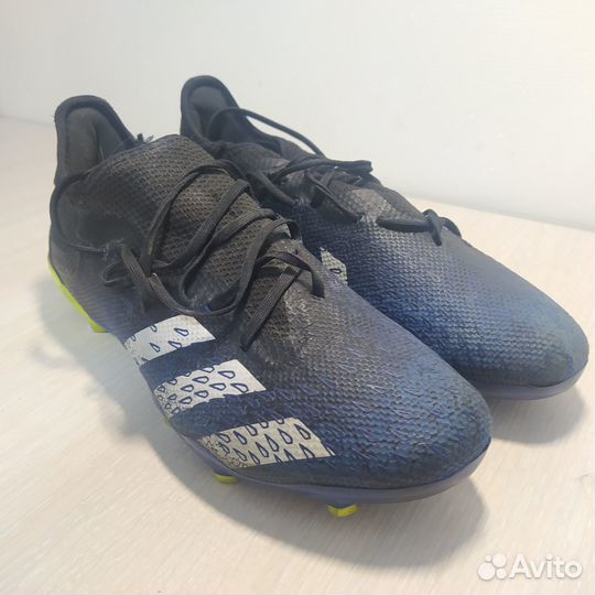 Футбольные бутсы adidas predator