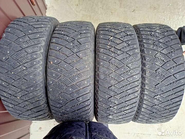 Goodyear Ultra Grip Ice Arctic 2 205/55 R16 94T