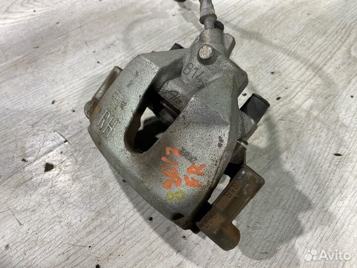 Суппорт тормозной передний правый Volvo C30 MB5244