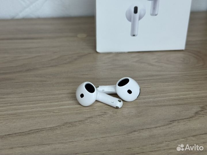 Наушники AirPods 4