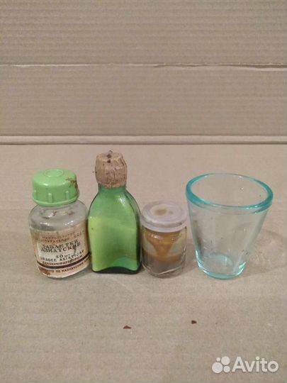 Аптечные бутылки СССР, крыжки большие бутыли