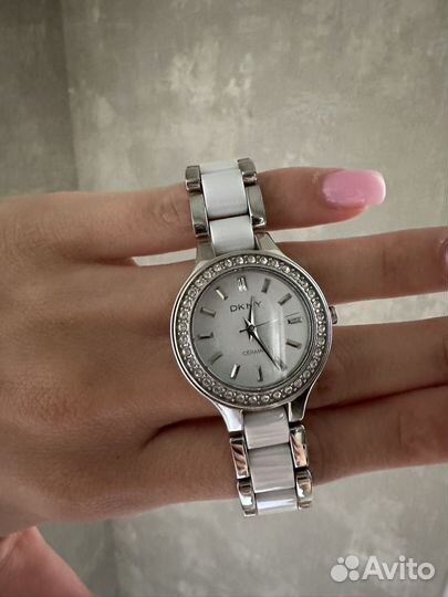 Часы dkny