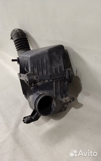 Hyundai Solaris 10- Корпус воздушного фильтра