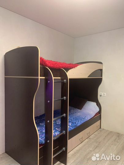Кровать двухьярусная