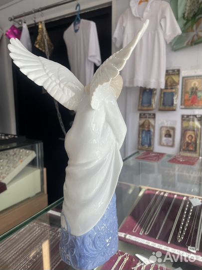 Фигурка Ангел на скале, керамика