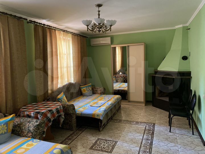 Комната 20 м² в 8-к., 1/2 эт.