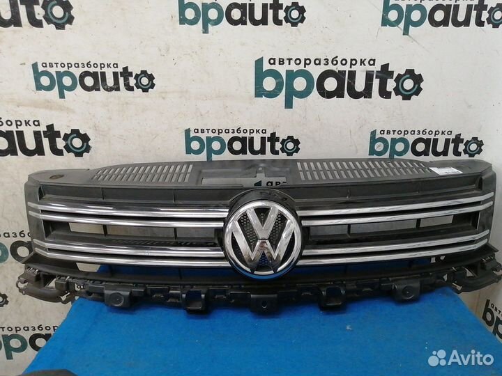 Решетка радиатора 5N0853653E Volkswagen Tiguan I