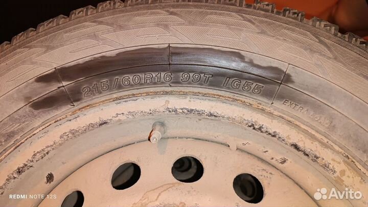 Yokohama Ice Guard Stud IG55 215/60 R16