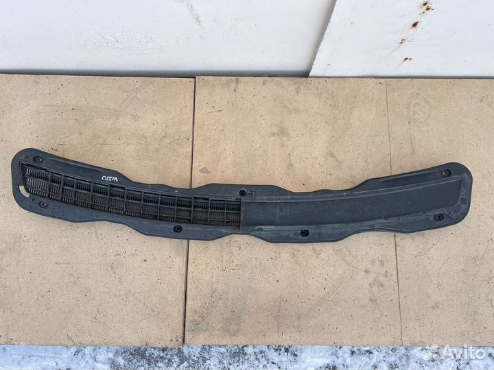 Решетка капота Mercedes W210