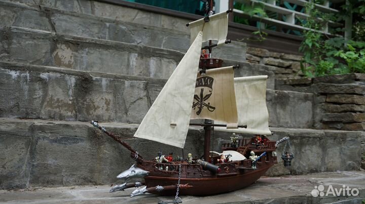 Lego корабль Пираты карибского моря
