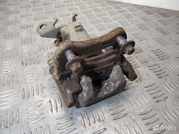 Суппорт задний правый со скобой Renault Megane II