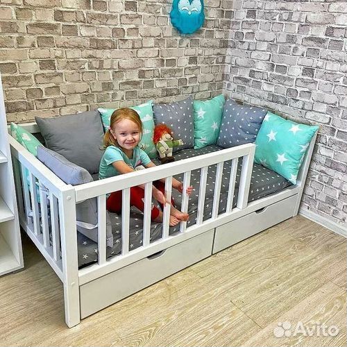 Кроватка детская из массива высокий борт сингл