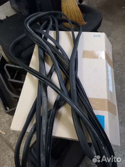 Уплотнители дверей Skoda Yeti 2011