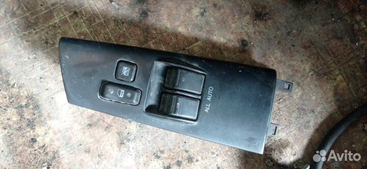 Блок управления стеклоподъемниками Toyota Corolla
