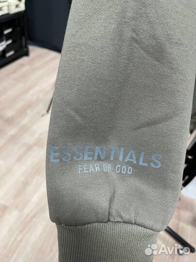 Свитшот Essentials