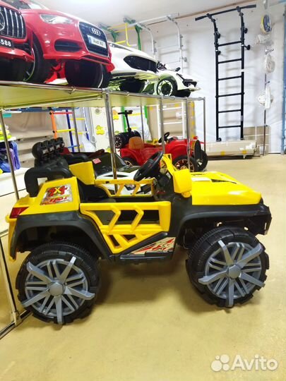 Электромобиль Джип Сафари