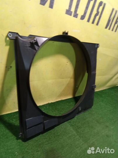 Диффузор вентилятора Toyota Land Cruiser (200) 20