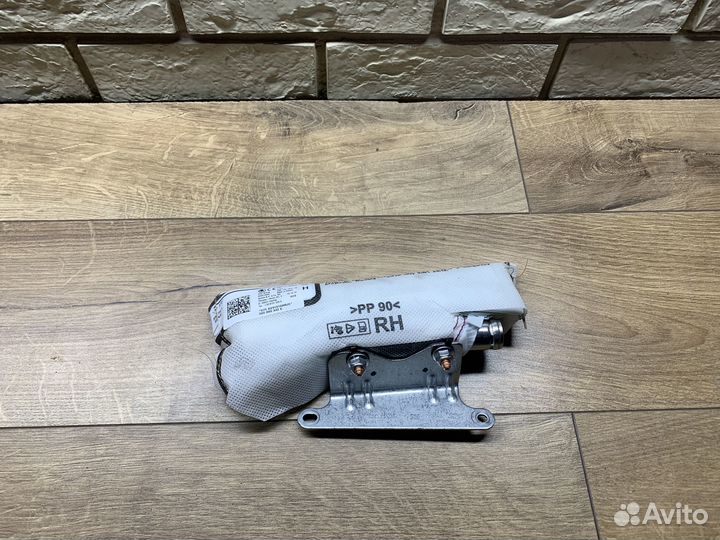 Skoda Karoq Подушка безопасности боковая задняя RH