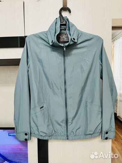 Ветровка женская