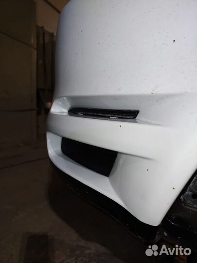 Заглушка в бампер передний Toyota Matrix I