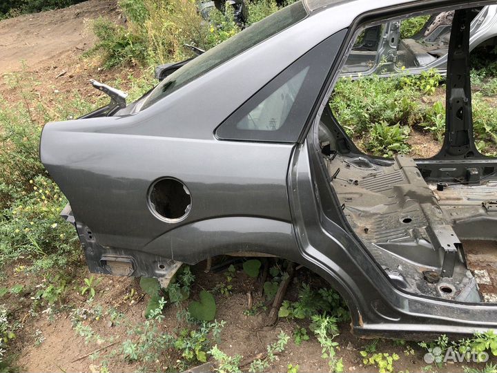 Крыло заднее правое (Ford Focus, Ford Focus USA)